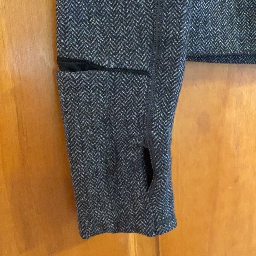 Lululemon Think Fast Long Sleeve Athletic Pullover - Picture 4 of 7
